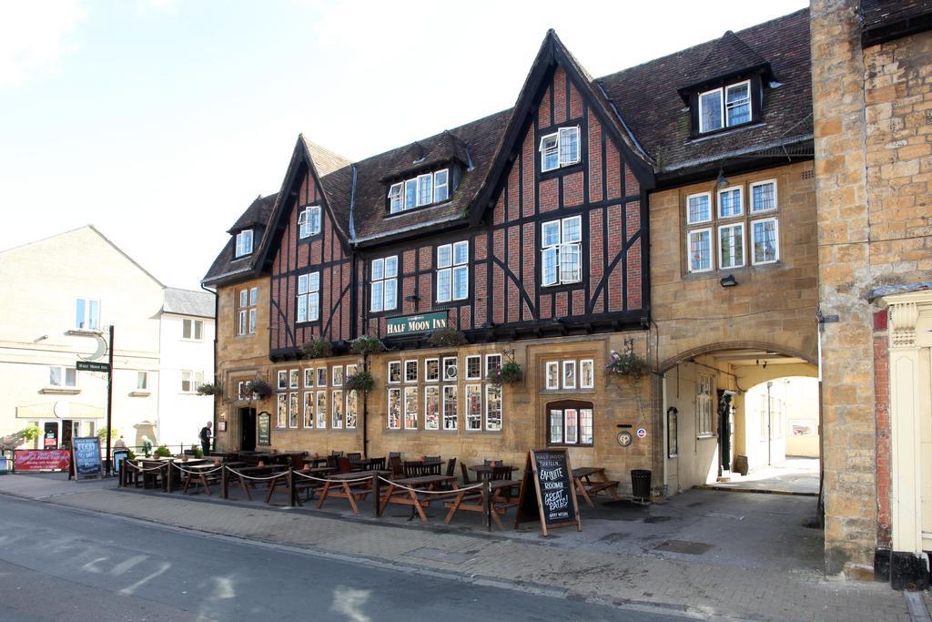 Half Moon, Sherborne By Marston'S Inns Eksteriør bilde